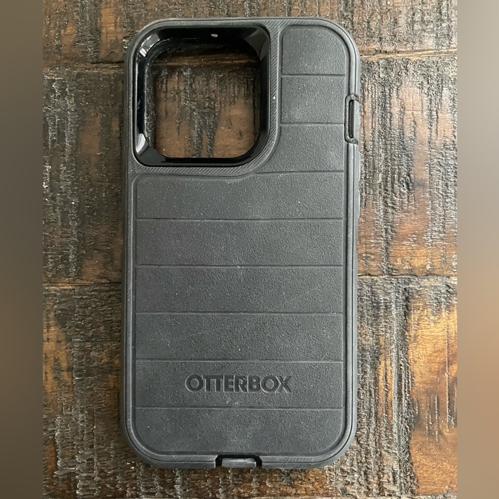 OtterBox Defender Pro Series iPhone 13 Max Case